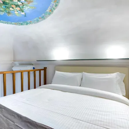 아파트 Large And Charming Flat Near Termini *